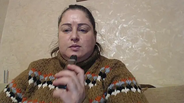 Amy August online show from December 2025 02:05:02 PM