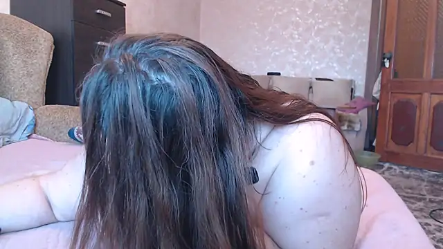 Amy August online show from February 2026 07:17:02 AM