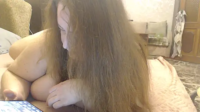 Amy August online show from February 2026 08:00:01 PM