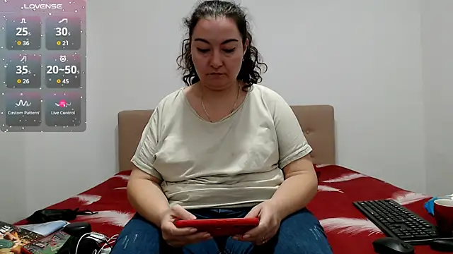 Snapshot of BBW_MILF_4U chatting on November 2025 07:12:01 AM BBW MILF 4U online show from November 2025 07:12:01 AM