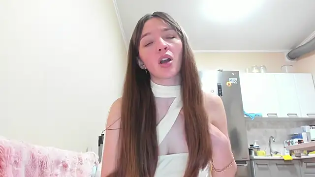 Snapshot of Naughty_Molly chatting on April 2026 06:14:02 PM Naughty Molly online show from April 2026 06:14:02 PM