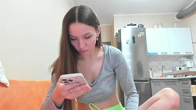 Snapshot of Naughty_Molly chatting on November 2025 09:19:02 AM Naughty Molly online show from November 2025 09:19:02 AM