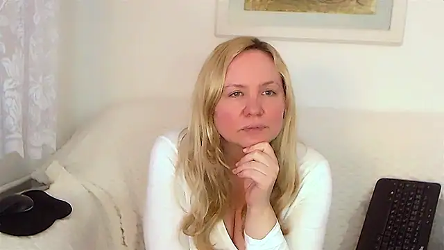 Sarah4you online show from October 2025 04:19:02 PM