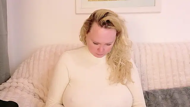 Sarah4you online show from December 2025 10:00:02 PM