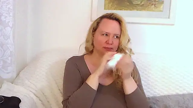 Sarah4you online show from September 2025 08:38:01 PM