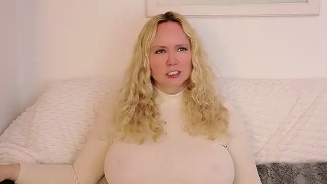 Sarah4you online show from December 2025 09:48:01 PM