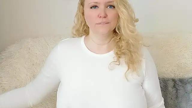 Sarah4you online show from April 2026 12:23:01 PM