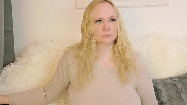 Sarah4you online show from April 2026 08:21:01 PM