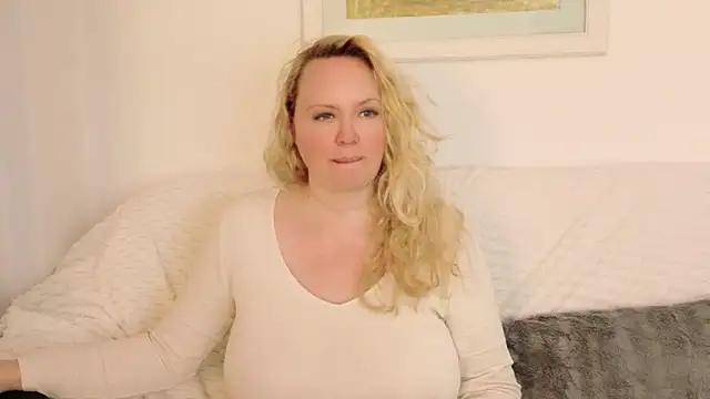 Sarah4you online show from November 2025 04:40:01 PM