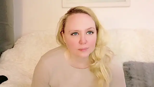 Snapshot of Sarah4you chatting on May 2026 08:44:02 PM Sarah4you online show from May 2026 08:44:02 PM