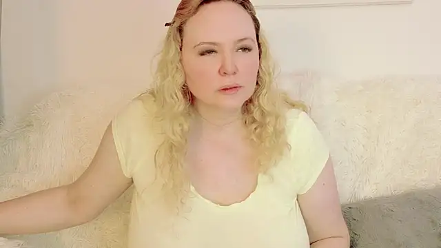 Snapshot of Sarah4you chatting on June 2026 08:42:01 PM Sarah4you online show from June 2026 08:42:01 PM
