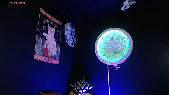 Snapshot of girl_intense444 chatting on December 2025 01:10:01 PM girl intense444 online show from December 2025 01:10:01 PM