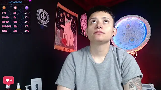 Snapshot of girl_intense444 chatting on July 2026 01:07:02 PM girl intense444 online show from July 2026 01:07:02 PM