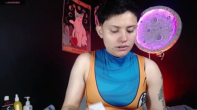 girl intense444 online show from April 2026 01:18:02 PM