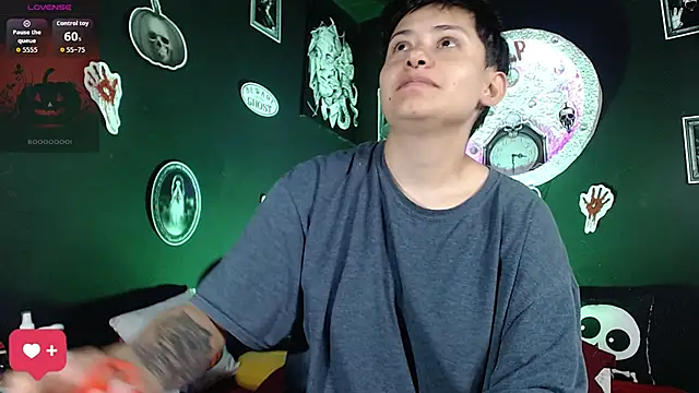 Snapshot of girl_intense444 chatting on October 2025 12:37:02 PM girl intense444 online show from October 2025 12:37:02 PM