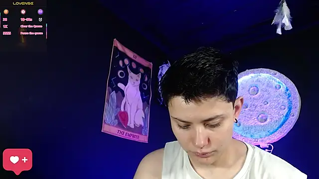 girl intense444 online show from February 2026 01:00:01 PM