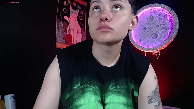 girl intense444 online show from April 2026 01:39:02 PM