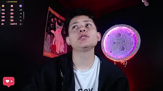 girl intense444 online show from April 2026 01:05:02 PM