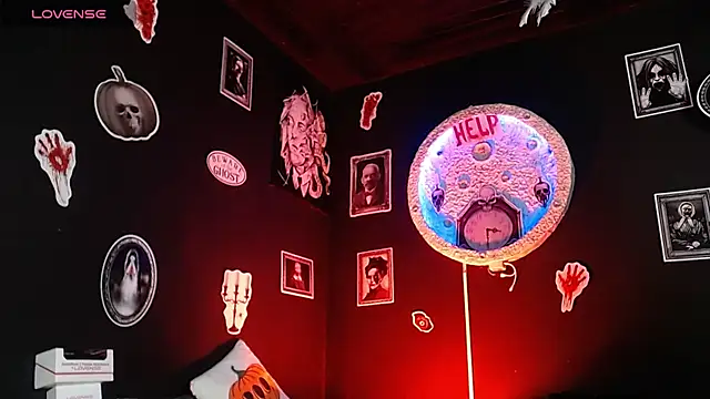 Snapshot of girl_intense444 chatting on October 2025 12:48:02 PM girl intense444 online show from October 2025 12:48:02 PM