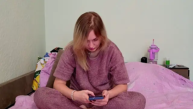 ModelEva online show from April 2026 09:24:02 AM