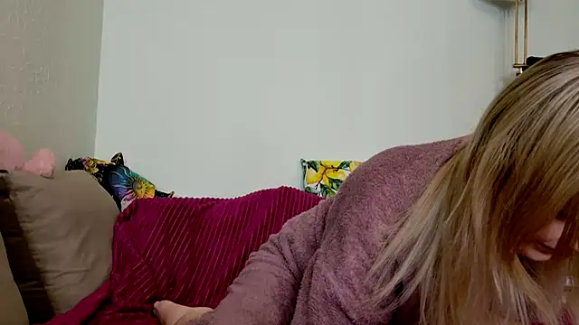 ModelEva online show from November 2025 10:40:02 AM