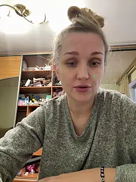 ModelEva online show from December 2025 12:22:02 PM