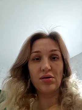 ModelEva online show from March 2025 03:04:02 PM