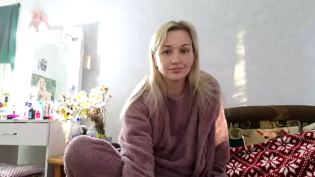 ModelEva online show from October 2025 12:57:02 PM