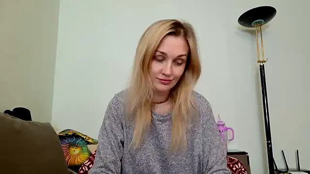 ModelEva online show from December 2025 10:28:02 AM