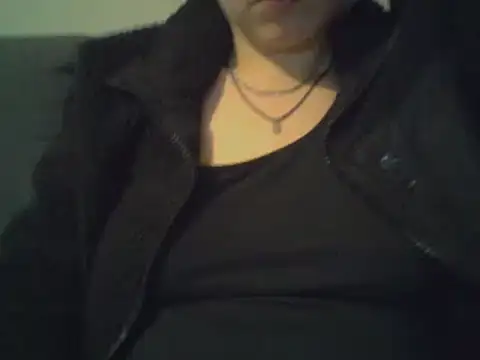 Snapshot of geilmeisje98 chatting on March 2025 09:48:02 PM geilmeisje98 online show from March 2025 09:48:02 PM