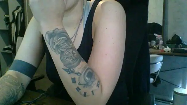 Snapshot of geilmeisje98 chatting on October 2025 11:57:02 AM geilmeisje98 online show from October 2025 11:57:02 AM