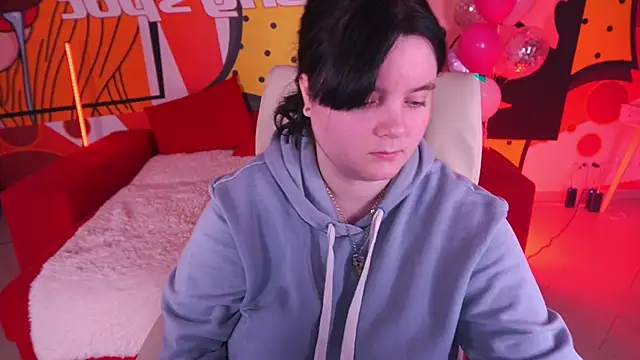 LittleShyy online show from February 2026 02:14:02 PM