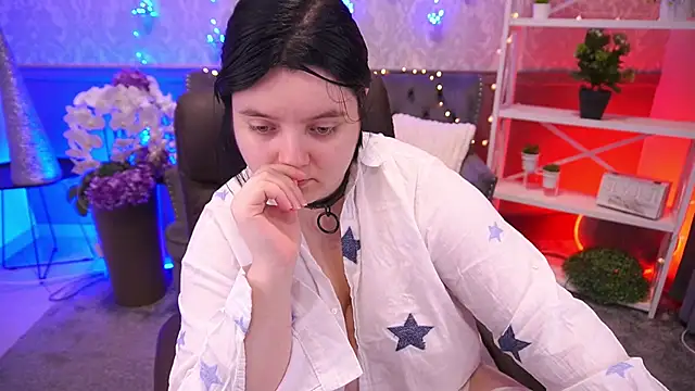 LittleShyy online show from January 2026 01:47:01 PM