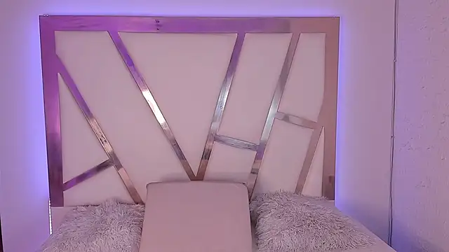 PaulinaBelushi online show from January 2025 02:06:02 AM