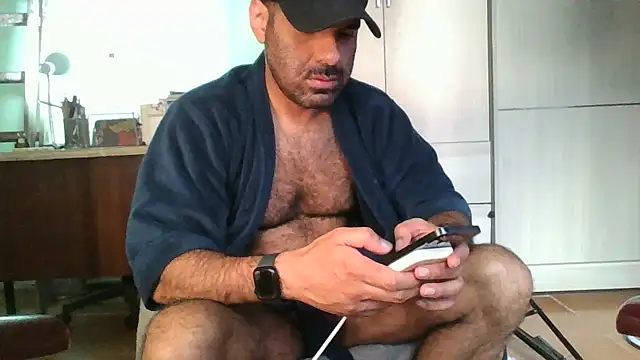 Snapshot of MILITARS chatting on May 2026 07:52:02 PM MILITARS online show from May 2026 07:52:02 PM