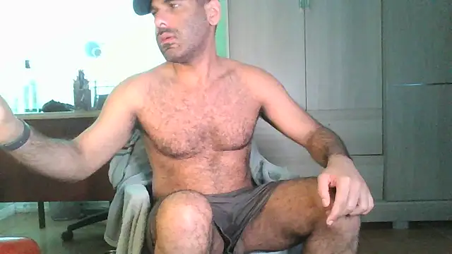 Snapshot of MILITARS chatting on May 2026 11:04:01 PM MILITARS online show from May 2026 11:04:01 PM