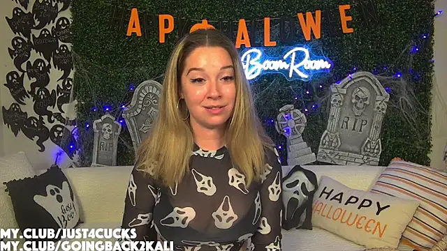 boomboomr00m online show from October 2025 02:32:01 AM