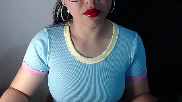Snapshot of lizbodu chatting on April 2026 11:00:02 PM lizbodu online show from April 2026 11:00:02 PM