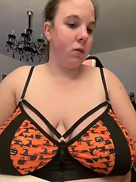 AureliaWinter online show from October 2025 07:00:01 PM