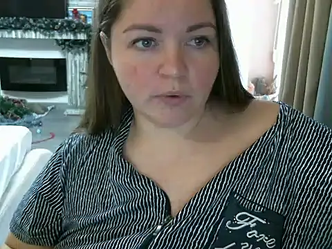 Snapshot of cute__cherry chatting on December 2024 01:01:02 PM cute  cherry online show from December 2024 01:01:02 PM