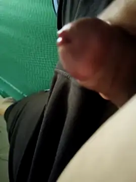 Rubens2431 online show from March 2026 06:20:01 PM