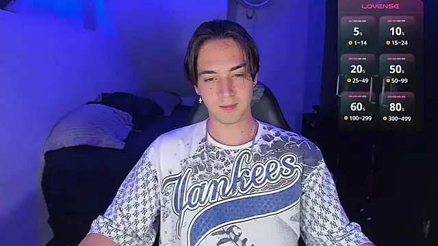 Snapshot of Alex_smith00 chatting on September 2025 11:21:01 PM Alex smith00 online show from September 2025 11:21:01 PM