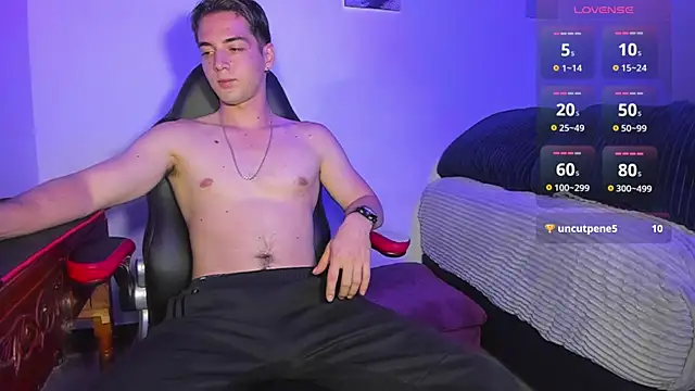 Snapshot of Alex_smith00 chatting on March 2025 02:27:02 AM Alex smith00 online show from March 2025 02:27:02 AM