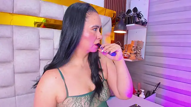 bigass monic online show from April 2026 03:02:02 AM