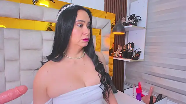 bigass monic online show from November 2025 02:15:02 AM