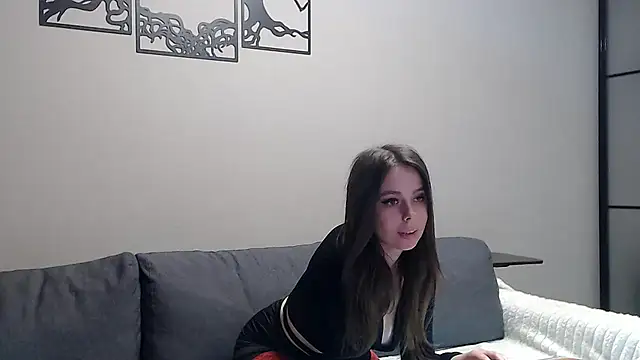 Melanie Scott Richerds online show from February 2025 02:07:01 AM