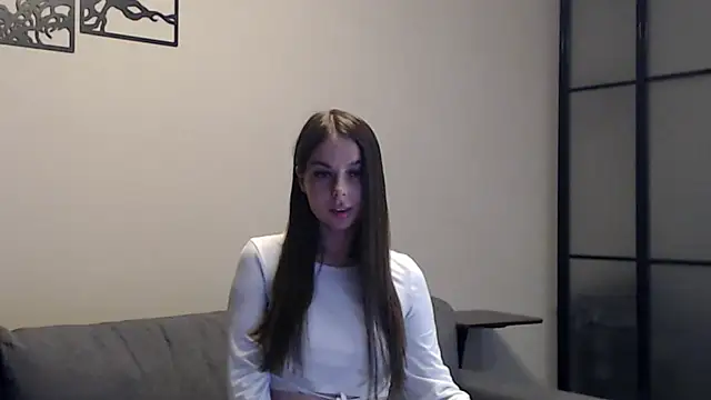 Melanie Scott Richerds online show from September 2025 09:00:01 PM