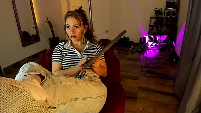 Cristina  Smith online show from July 2026 12:01:02 AM