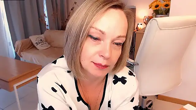 Tilly Eliot online show from March 2026 08:16:01 PM