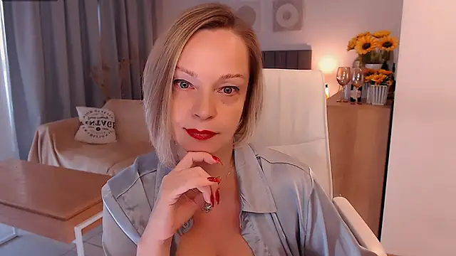 Tilly Eliot online show from February 2026 08:28:01 PM